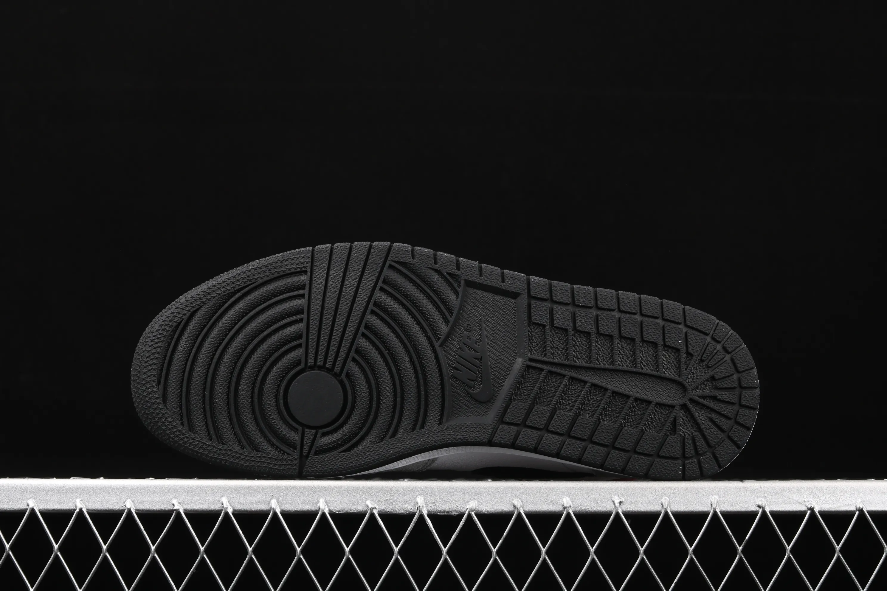 All categories Air Jordan Jordan series basketball shoes Air Jordan 1 High X version Air Jordan 1 Light Smoke Gray AJ1 Joe 1 light smoke gray 555088-126